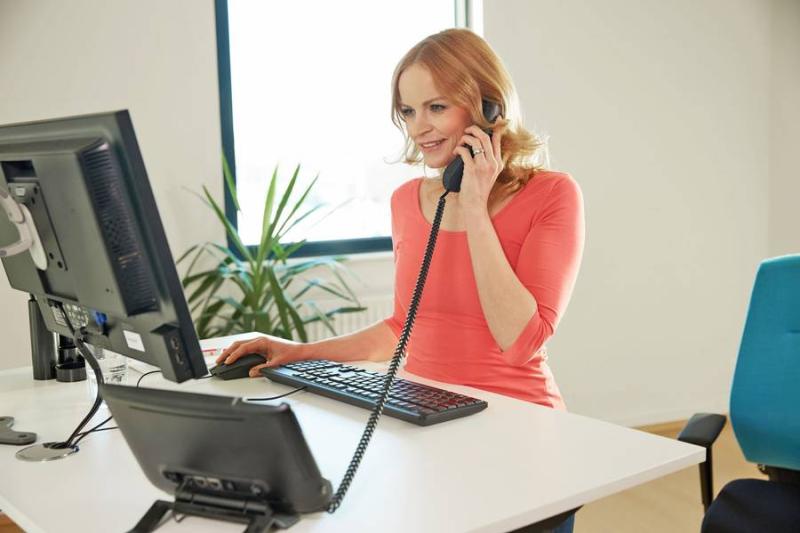 Ein ergonomischer Arbeitsplatz kann bei Rückenbeschwerden viel bewirken
